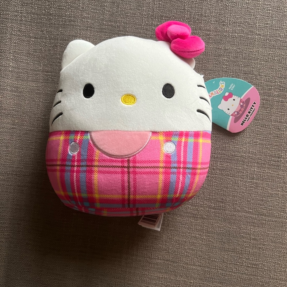 Hello Kitty Squishmallow
